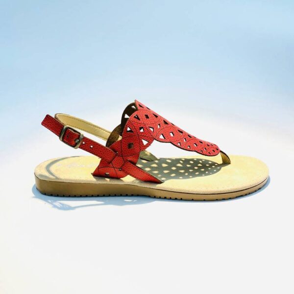 Red leather thong sandal for women with low rubber sole