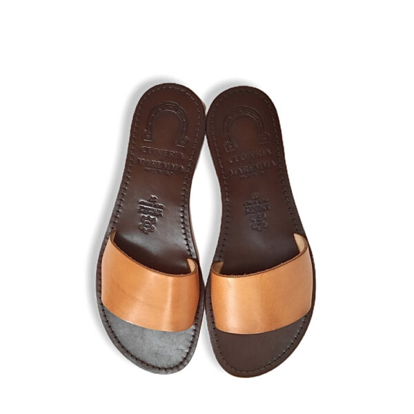 Handmade tuscany ocher-colored leather slipper