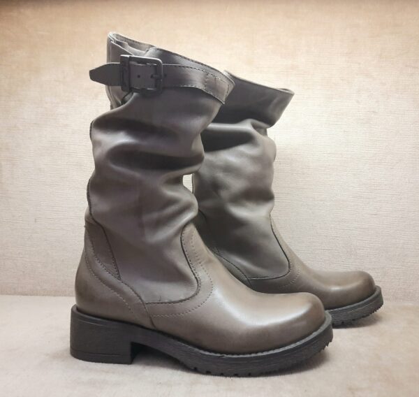 Handmade leather boot made in Italy taupe rubber sole