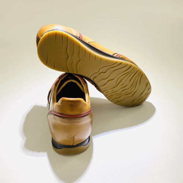 Sneakers bassa uomo pelle color cuoio fondo gomma made in italy